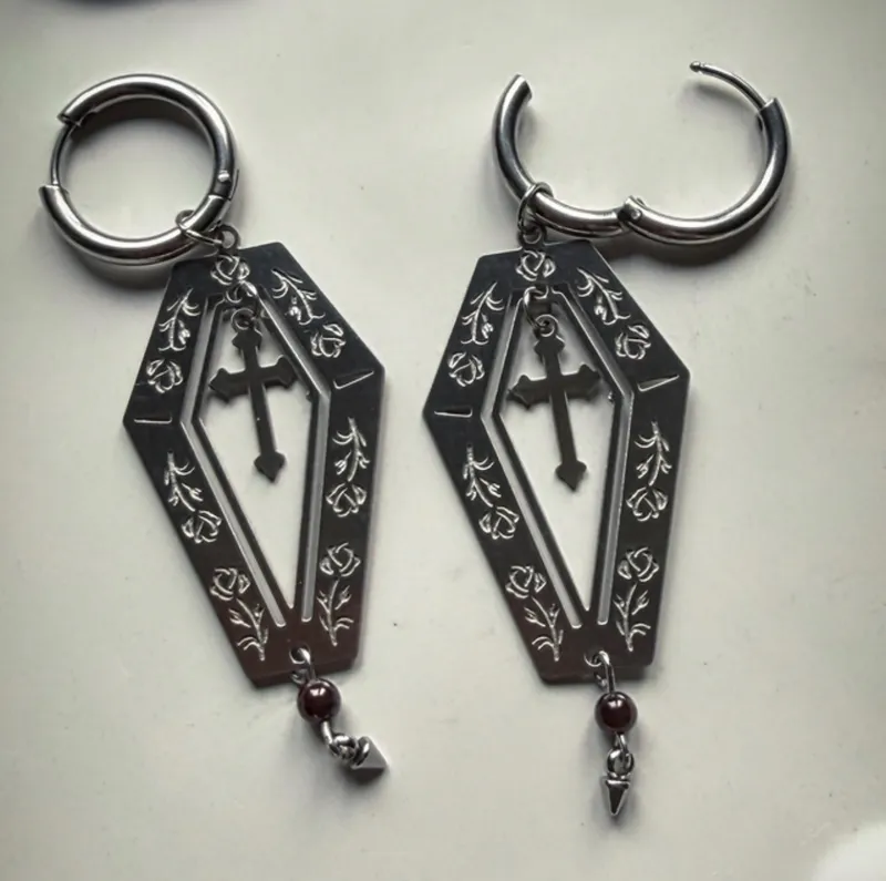 Boucles d’oreilles NOSFERATU pierres de grenat, bijou gothique fait main