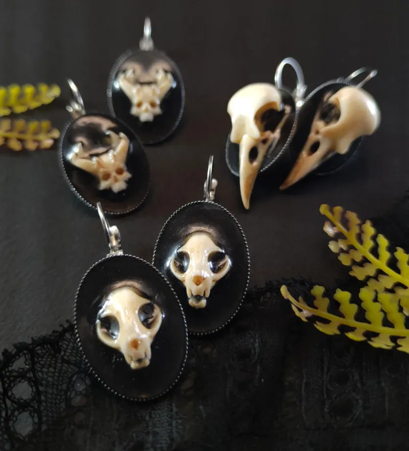 Boucles d'oreilles Crâne Chat ou Démon - Dormeuses Médaillon