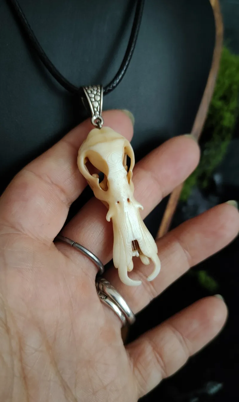 Pendentif Crâne d'Ornithorynque en Résine, handmade gothic jewelry (3)