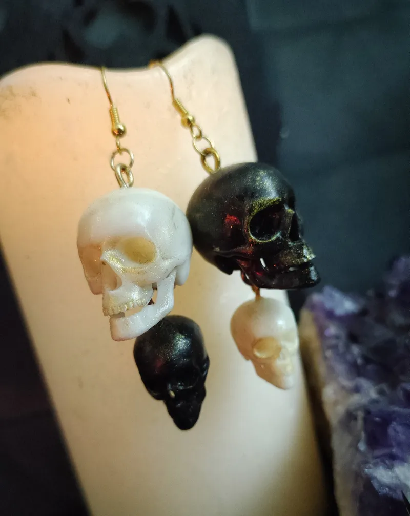 Boucles d'Oreilles Cascade de Crânes Humains