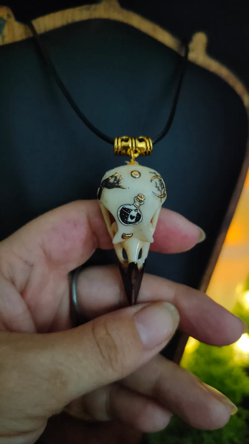 Pendentif Crâne de Corbeau Orné - Le Witchy — 3