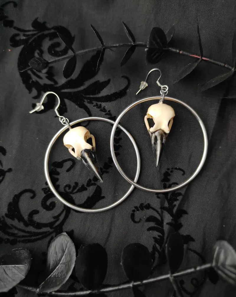 Boucles d'Oreilles Crâne de Corbeau Grands Cercles — 2