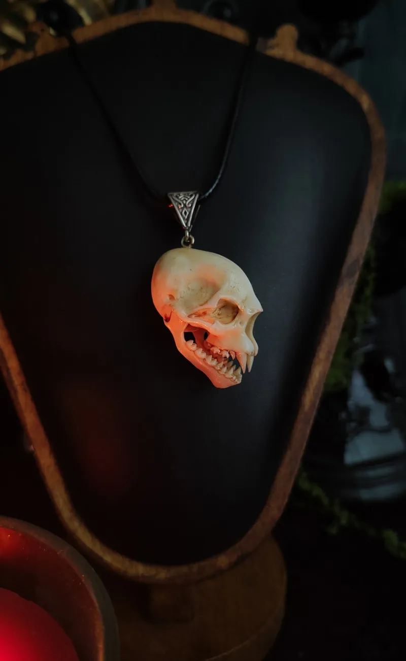 Collier Crâne de Vampire- Créature de la Nuit  — 2