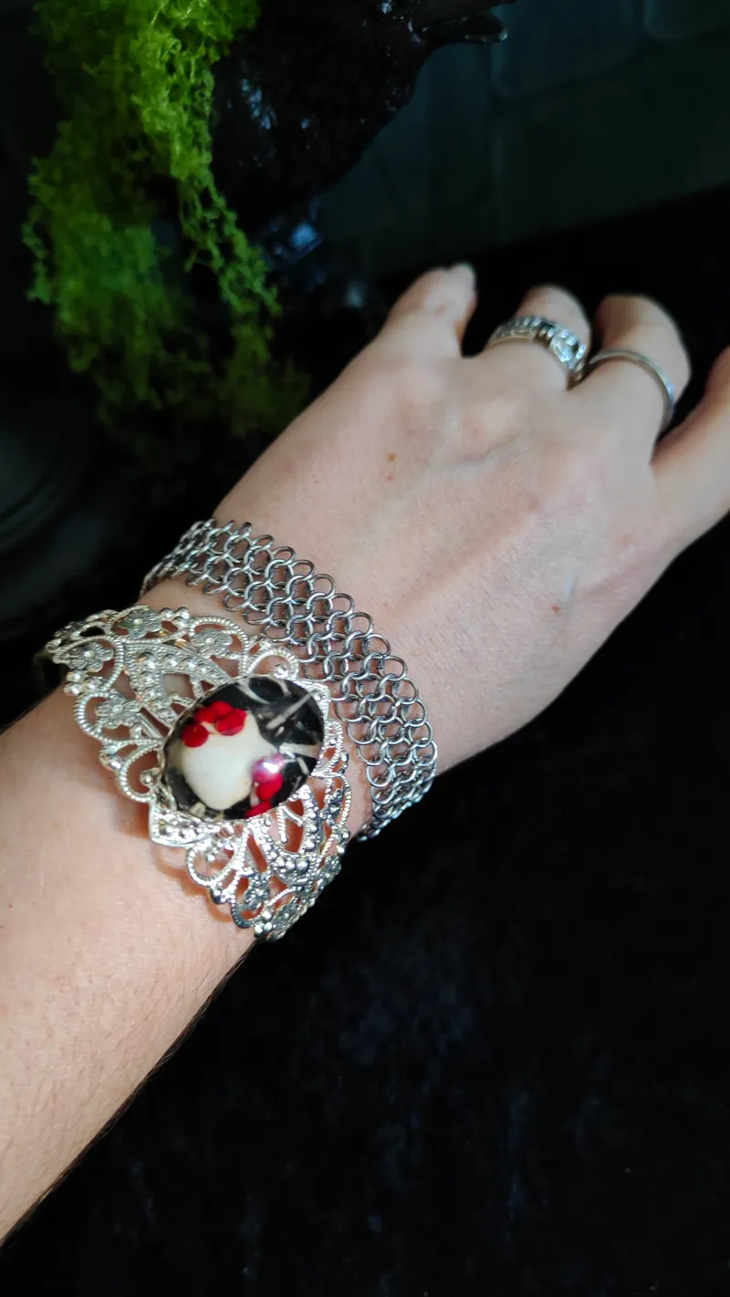 Bracelet Jonc Filigrané Réglable - Métal et Résine