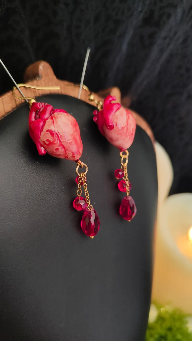 Boucles d'Oreilles Cœur Anatomique "Dracul" (Doré)