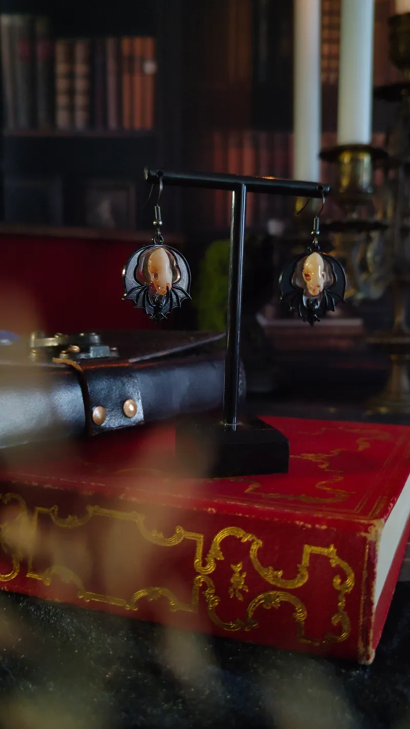 Boucles d'oreille Ailes de la nuit (Crâne Humain ou Crâne de Chauve-souris), bijou gothique fait main (3)