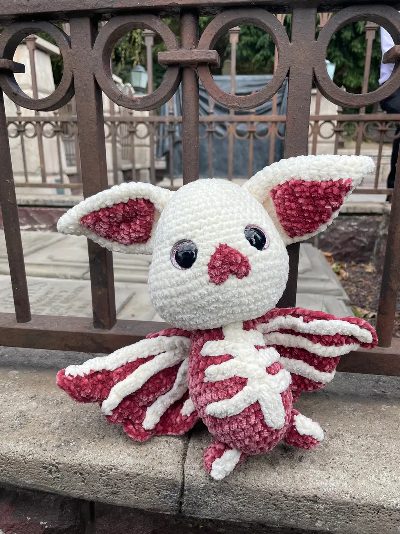 Lisbeth, handmade gothic accessory