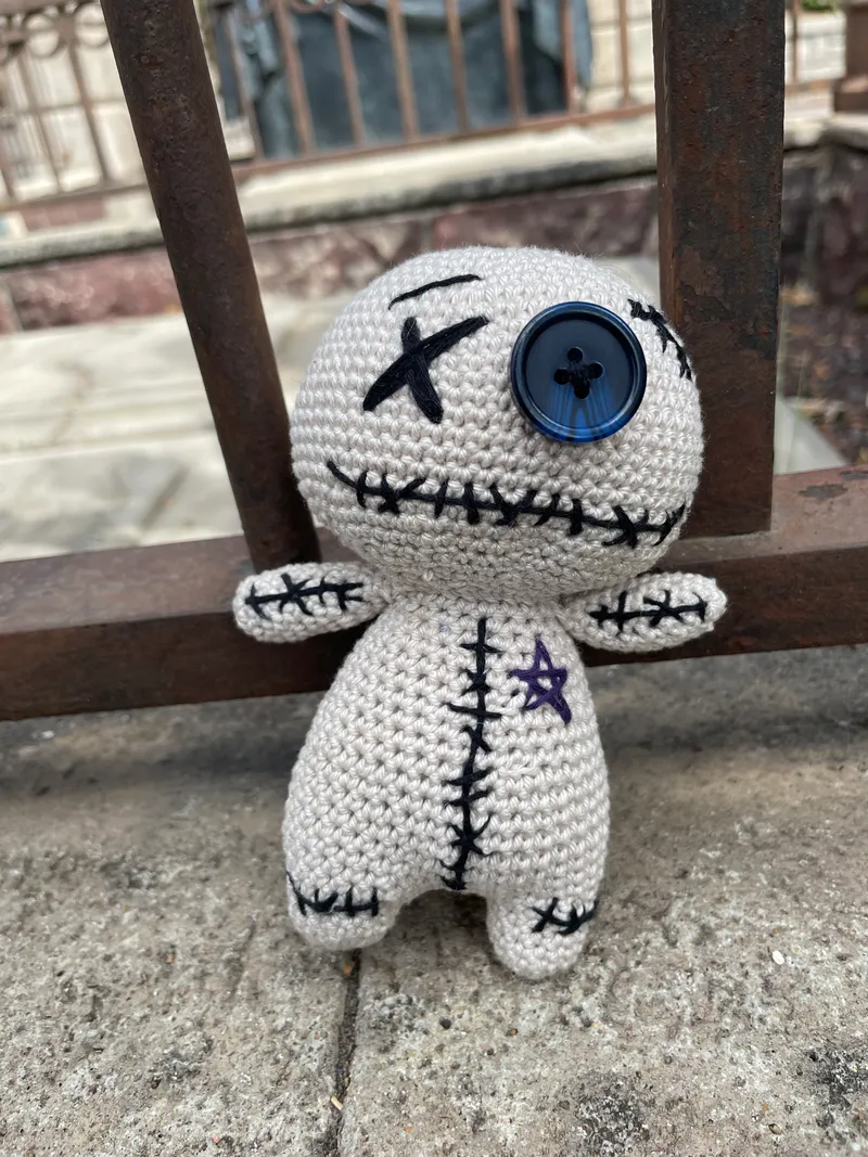 Poupée Vaudou – Gardienne des Souhaits Oubliés, handmade gothic accessory