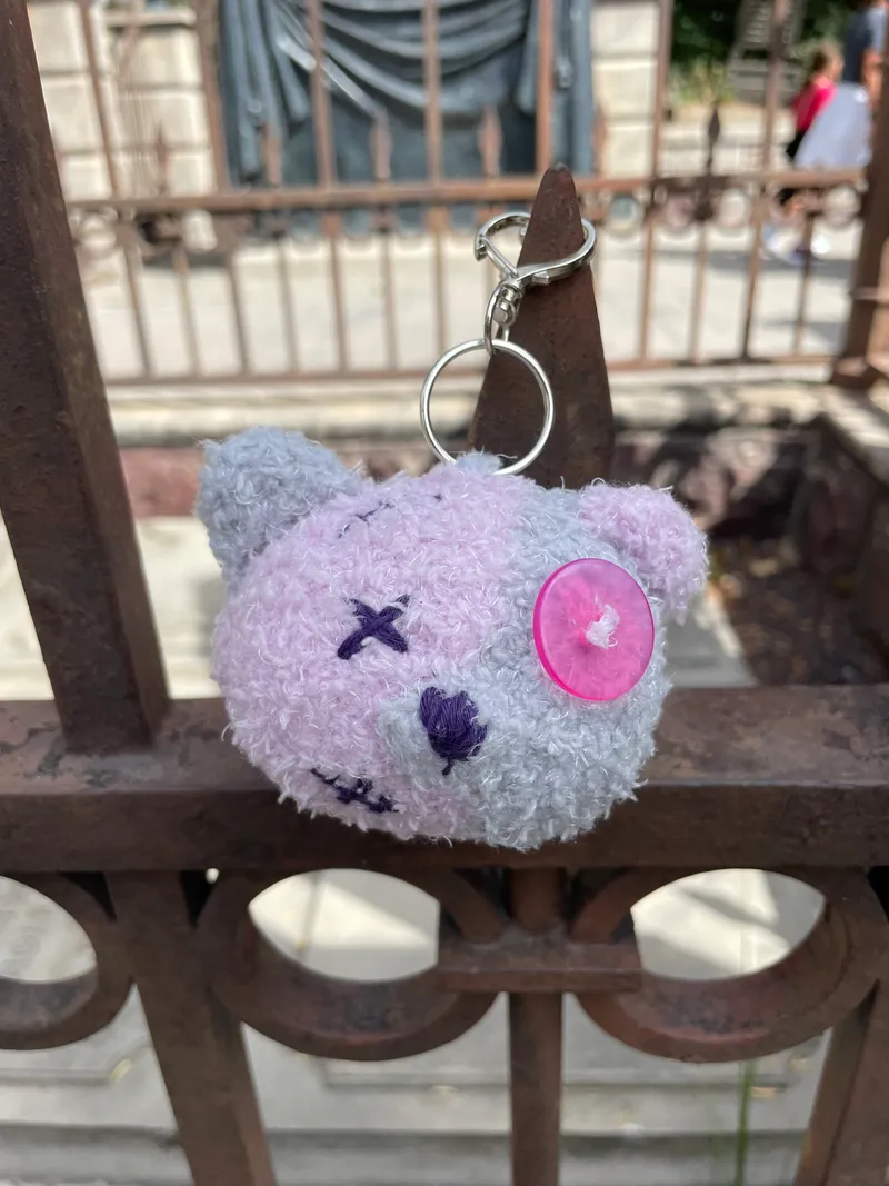 Barnabé, le petit ours oublié 🧸🖤, handmade gothic accessory (3)