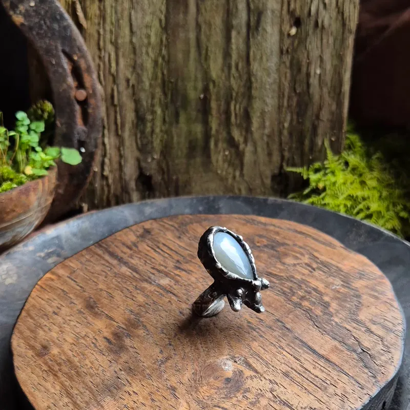 Bague pierre de lune, bijou gothique fait main (3)