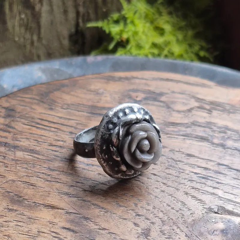 Bague Rose Obsidienne, bijou gothique fait main (2)