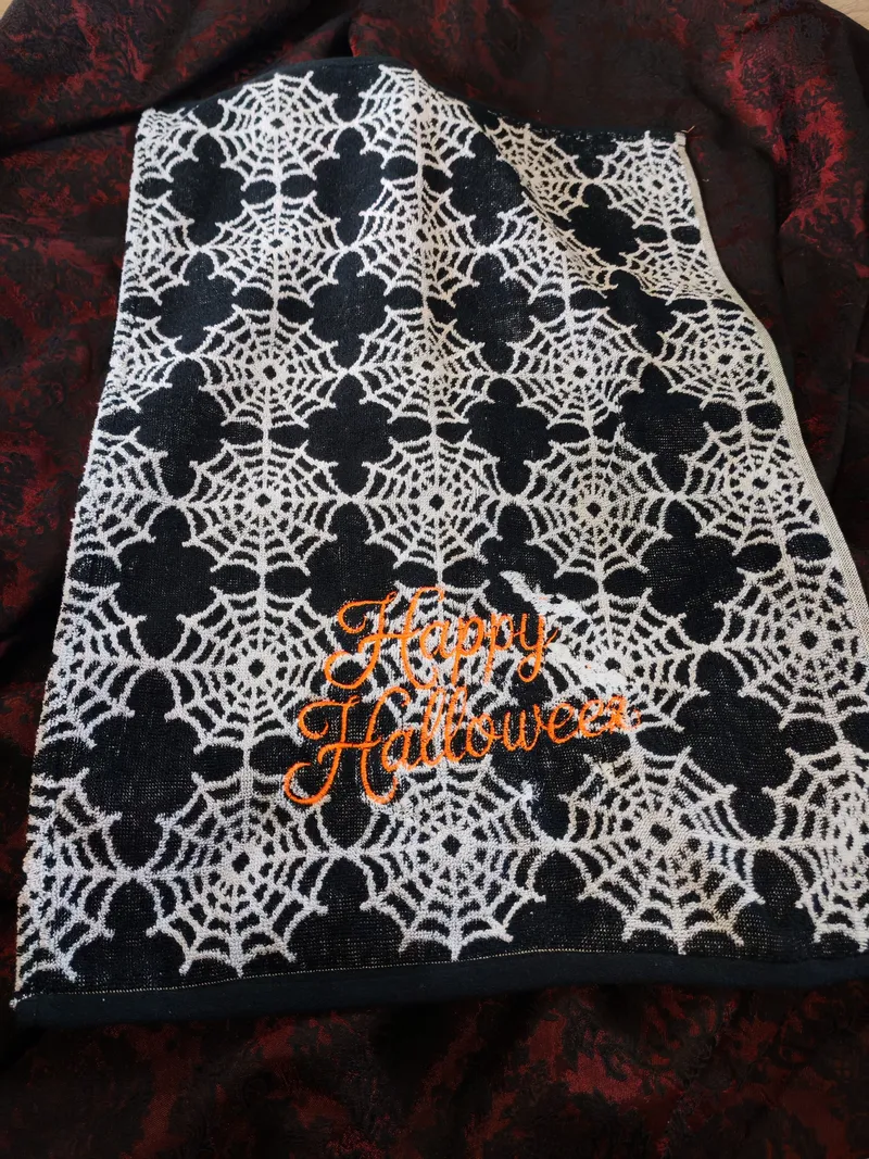 Serviette main "Happy Halloween", accessoire gothique fait main (2)
