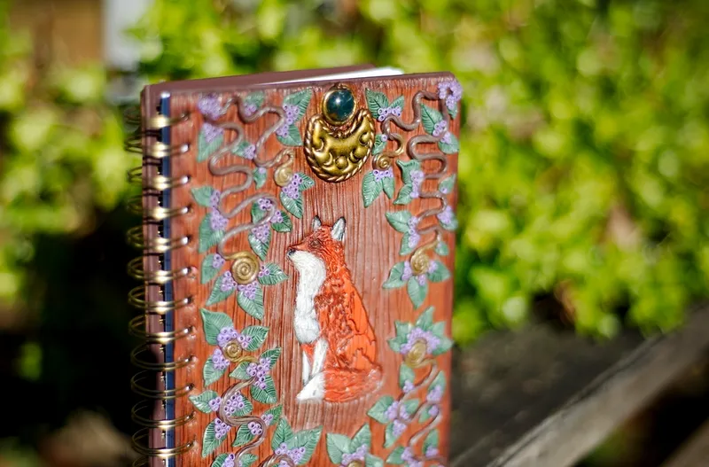 Grimoire "La clairière au Renard", création gothique faite main (2)