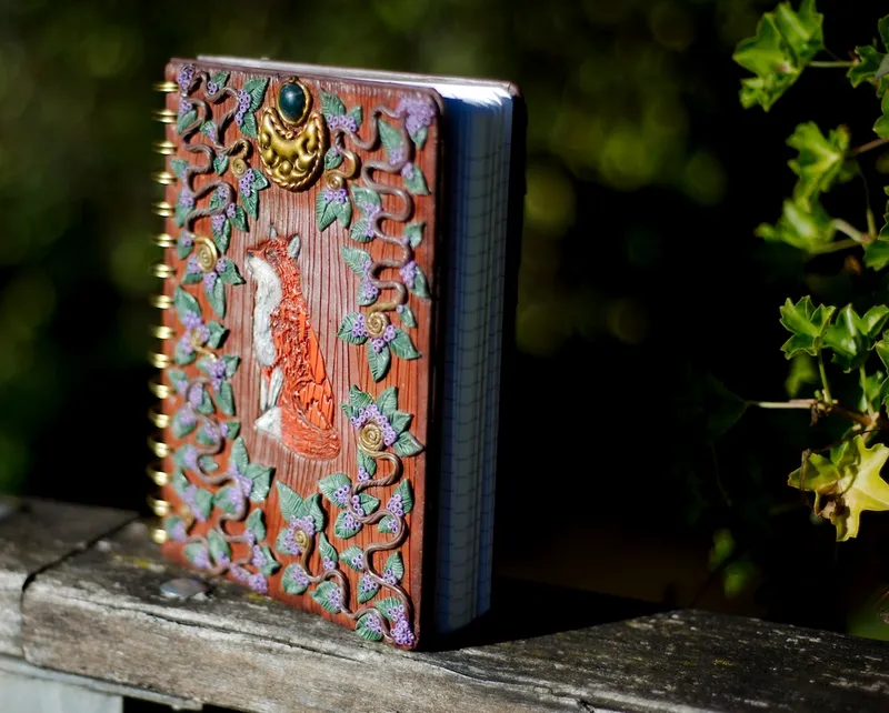 Grimoire "La clairière au Renard", création gothique faite main (3)