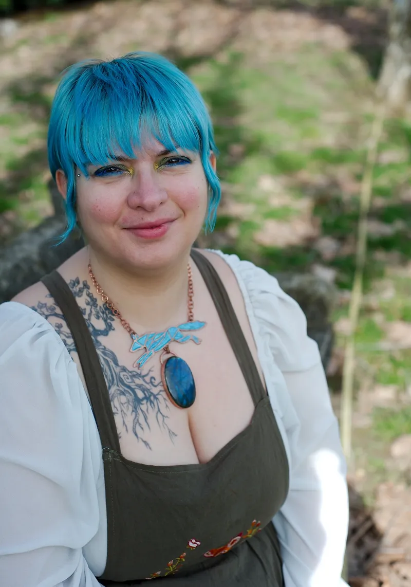 Collier "La course du Loup", bijou gothique fait main (3)