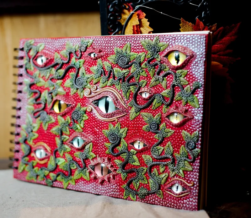 Le Grimoire aux Cents Yeux, Gardien des Arcanes, création gothique faite main