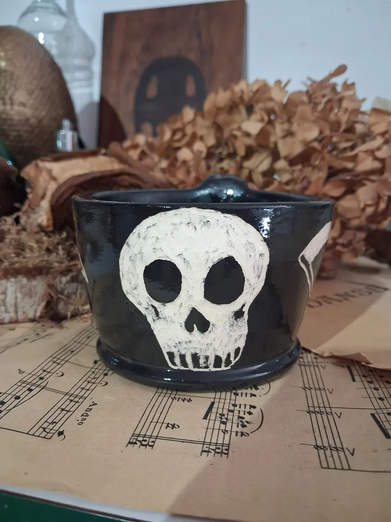 Tasse Petite Mort, décoration gothique faite main (2)