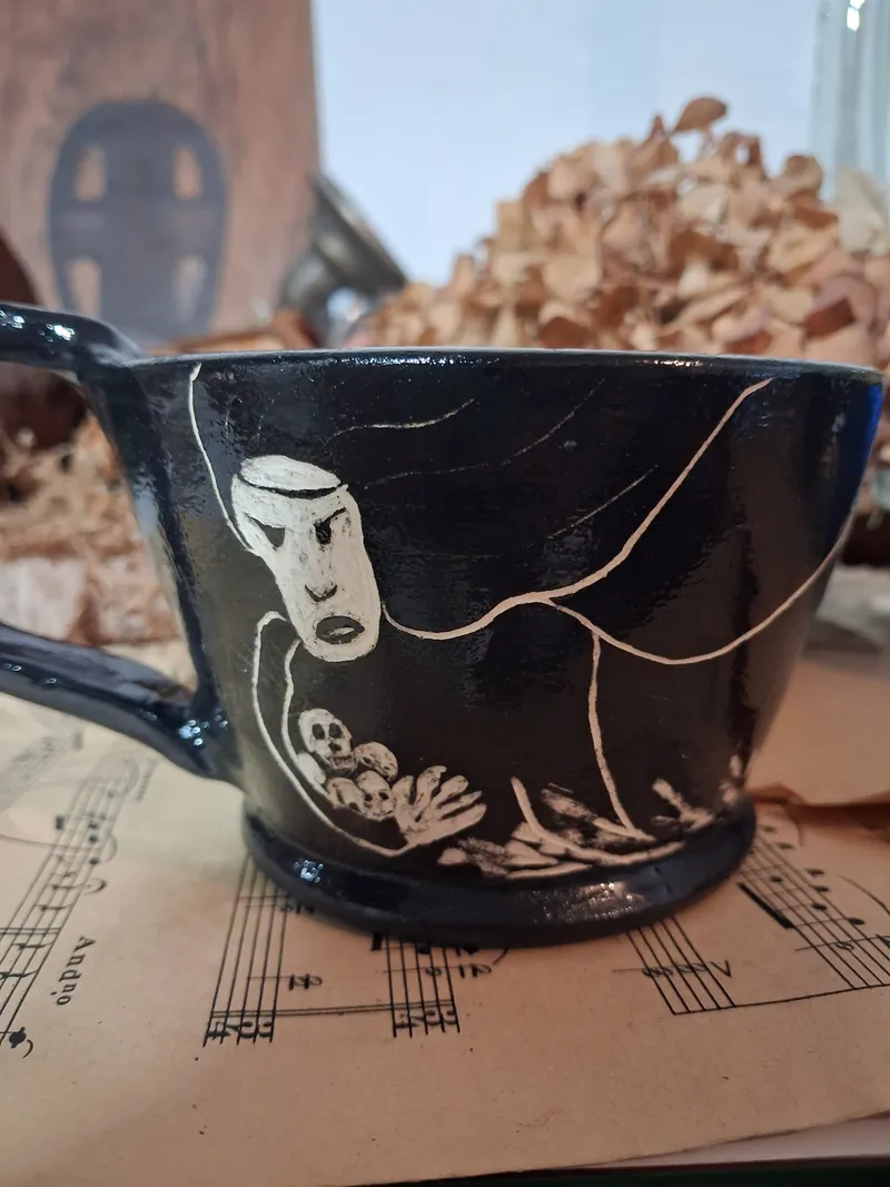 Tasse Nenia, décoration gothique faite main