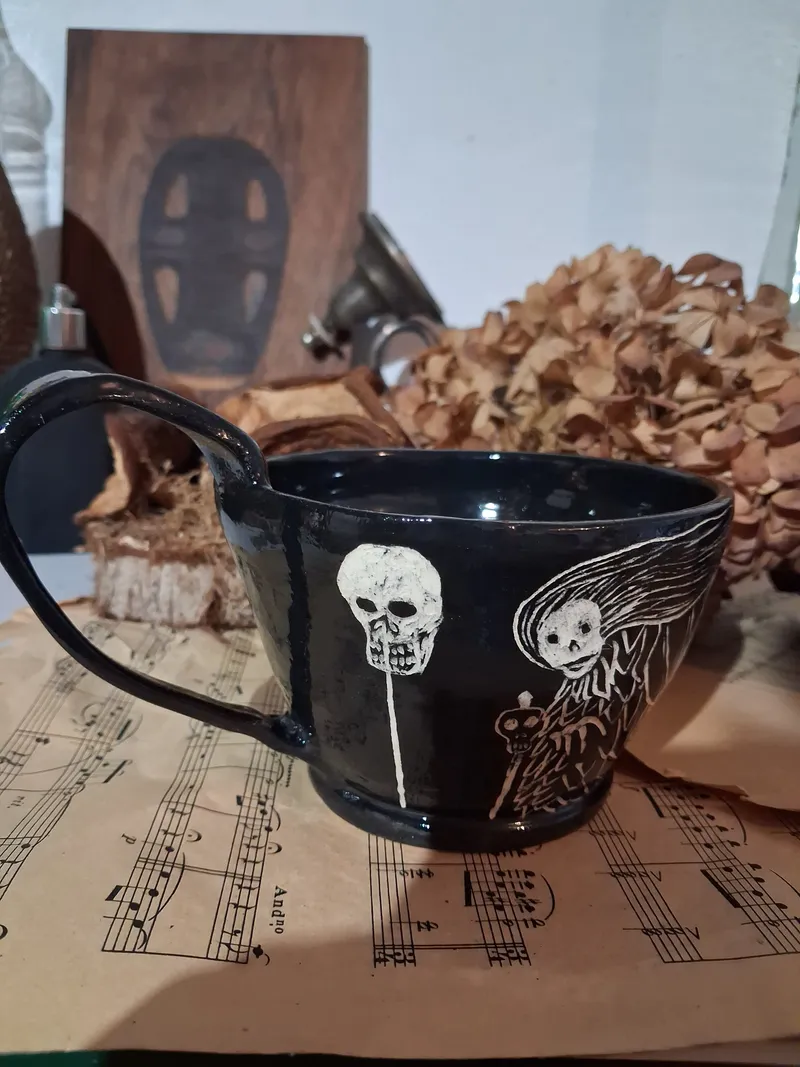 Macha, la glaneuse des chants de bataille, décoration gothique faite main