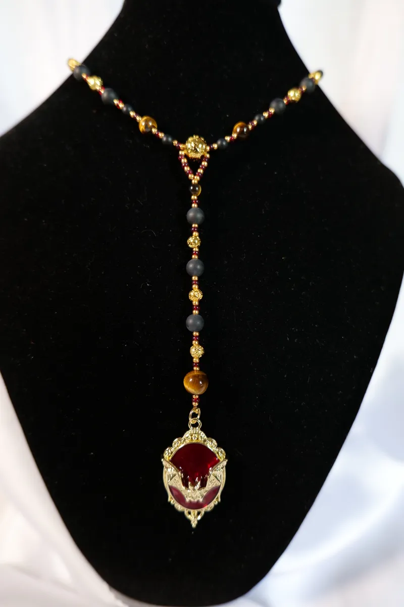 Collier œil de tigre, agate, pierre de lave et chauve-souris, handmade gothic jewelry (2)