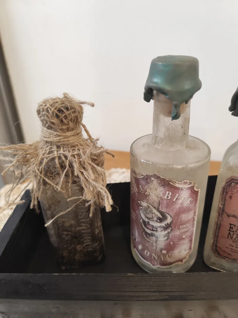 Bouteilles décoratives – Esprit cabinet de curiosités gothique, décoration gothique faite main (3)