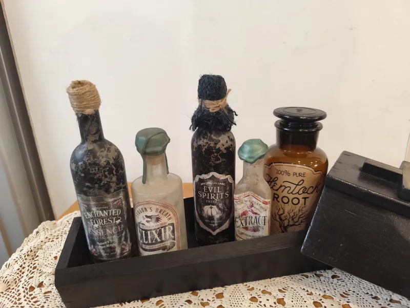Bouteilles décoratives – Esprit cabinet de curiosités gothique, décoration gothique faite main (2)