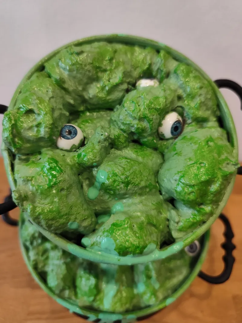 "j'ai encore l'oeil" chaudrons de sorcières, décoration gothique faite main (2)