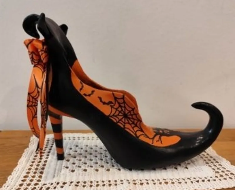 Chaussure de sorcière gothique halloween, décoration gothique faite main (2)