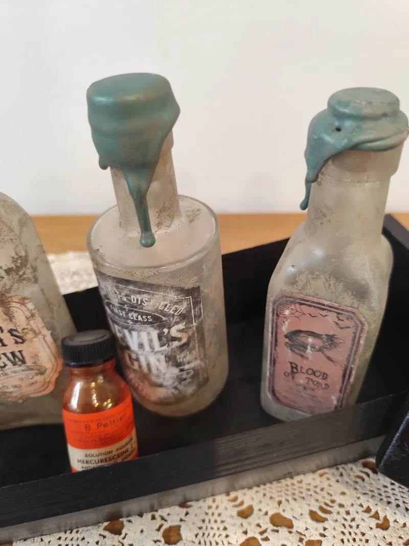 Bouteilles décoratives – Esprit cabinet de curiosités gothique, décoration gothique faite main (3)
