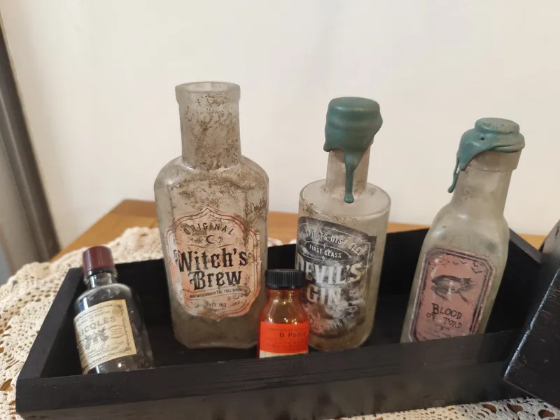 Bouteilles décoratives – Esprit cabinet de curiosités gothique, décoration gothique faite main (2)
