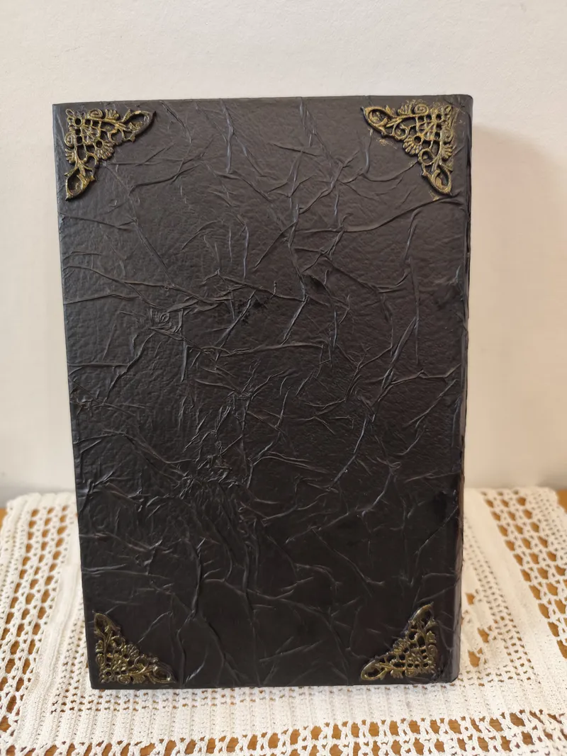Livre décoratif gothique – Heurtoir de porte tête de démon, décoration gothique faite main (3)