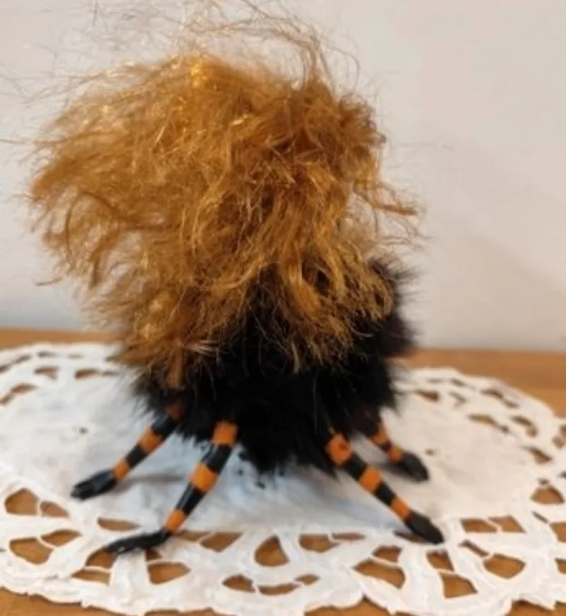 Créature Arachnéenne Gothique – Pièce Artisanale Unique, décoration gothique faite main (3)