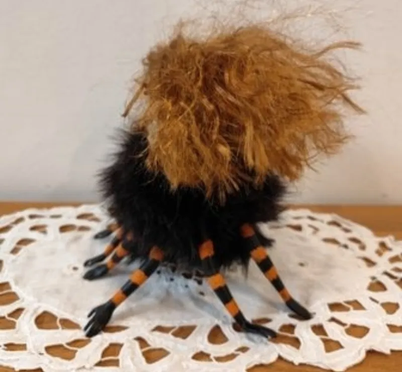 Créature Arachnéenne Gothique – Pièce Artisanale Unique, décoration gothique faite main (2)