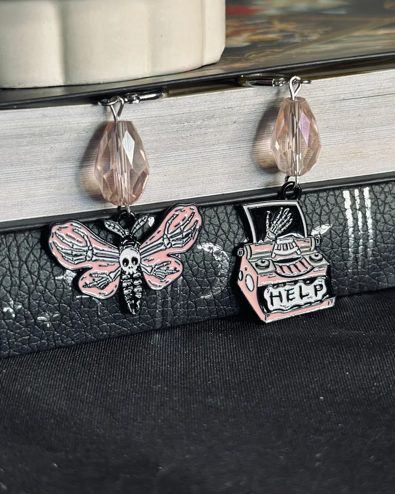 MORBELLA - Ornement d’oreilles, vêtement gothique fait main