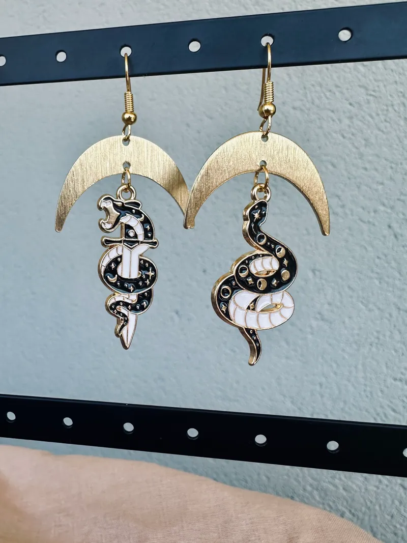 SNAKES - Ornement d’oreilles, bijou gothique fait main