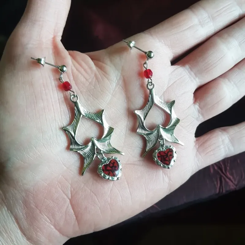 Boucles d'oreilles ailes de chauve-souris et coeur — 2