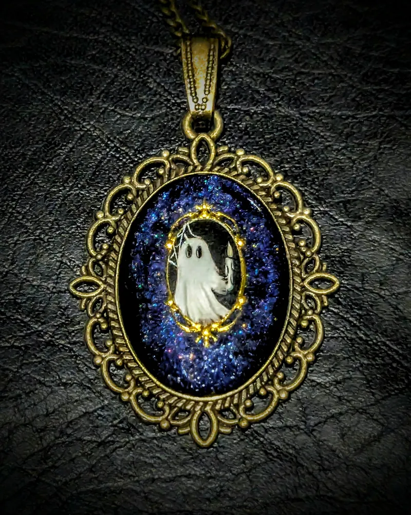 Collier bronze fantôme, bijou gothique fait main (3)