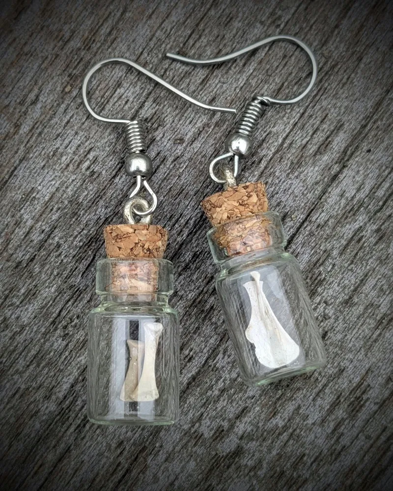 Boucles d'oreilles argentées os de rat