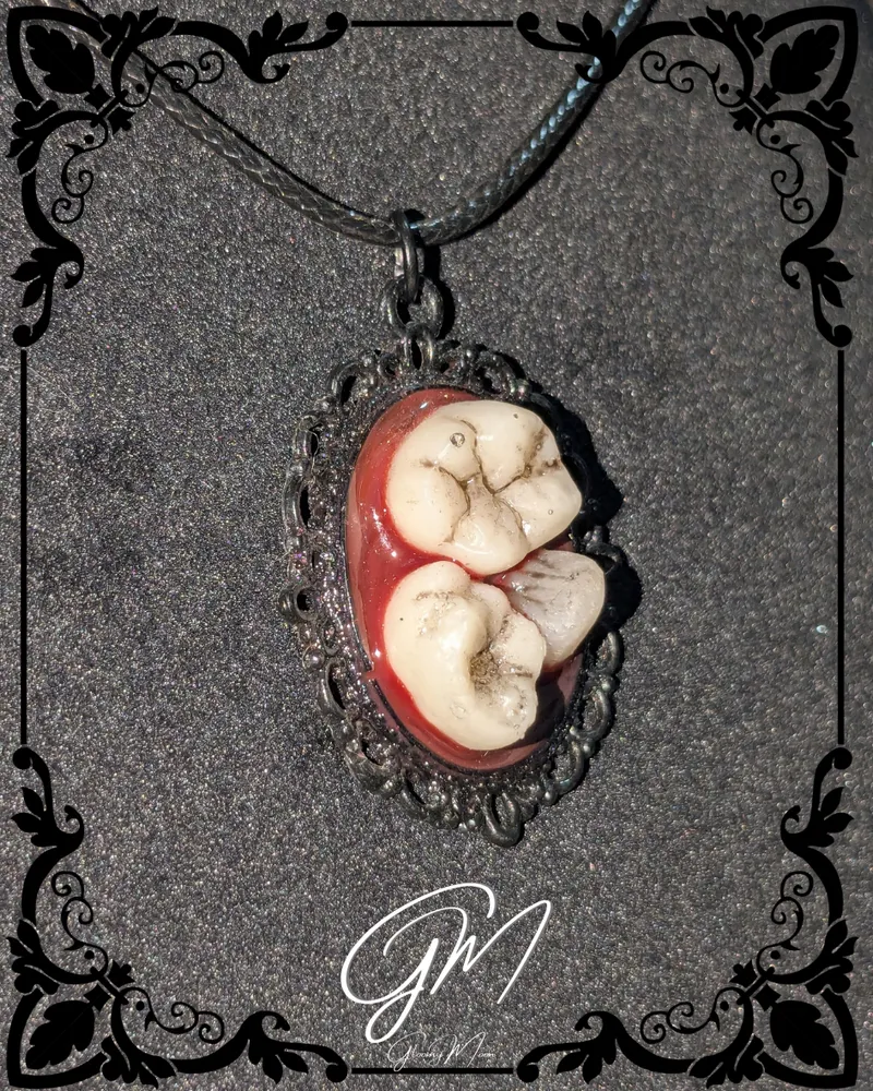 Collier "Dentelle d'ivoire Nocturne", bijou gothique fait main (2)